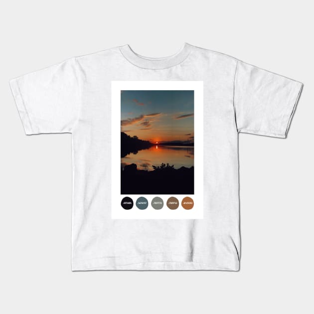 Autumn Sunset Color Palette [Dots] Kids T-Shirt by tessiaphoto